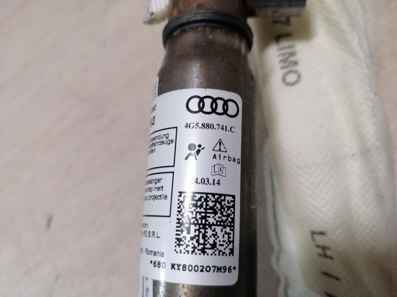 Audi A6 C7 шторка безопасности левая