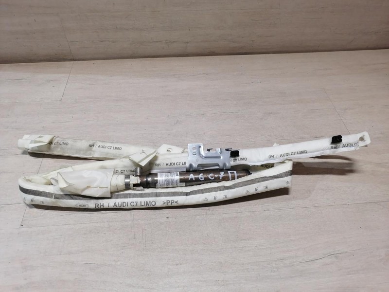 Audi A6 C7 шторка безопасности правая