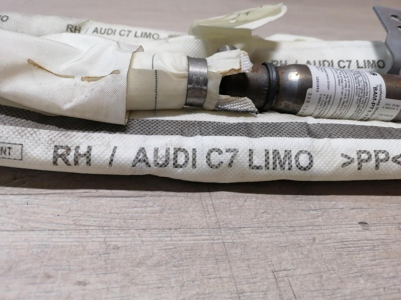 Audi A6 C7 шторка безопасности правая