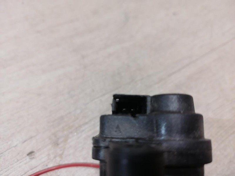 Audi A6 C7 активатор лючка бензобака