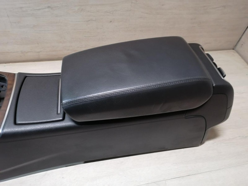 Audi A6 C7 подлокотник