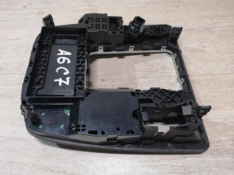 Audi A6 C7 блок управления магнитолой мультимедией панель блок кнопок