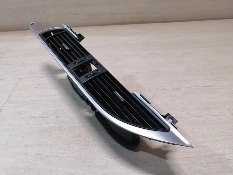 Audi A6 C7 дефлектор торпедо центральный двойной