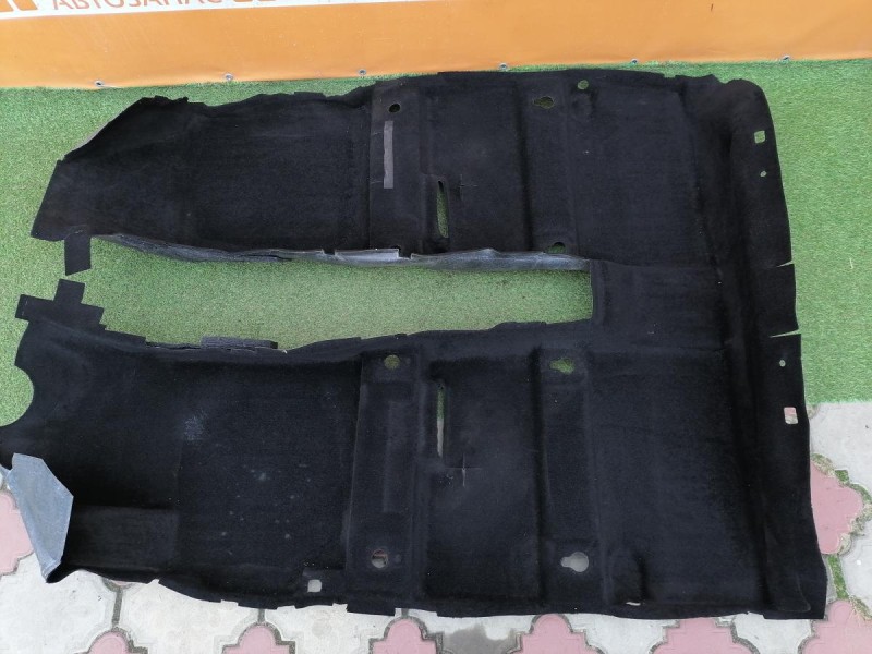 Omoda C5 пол салона ковролин