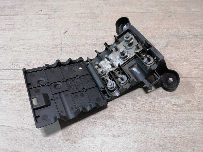 Audi A6 C7 распределитель потенциала