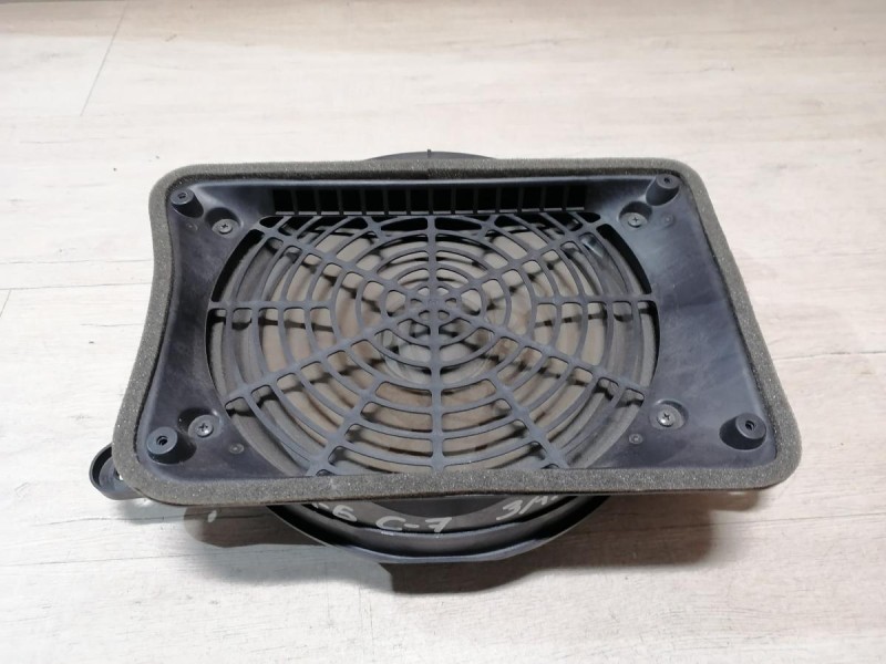 Audi A6 C7 сабвуфер