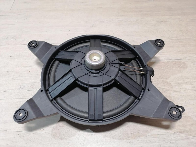 Audi A6 C7 сабвуфер