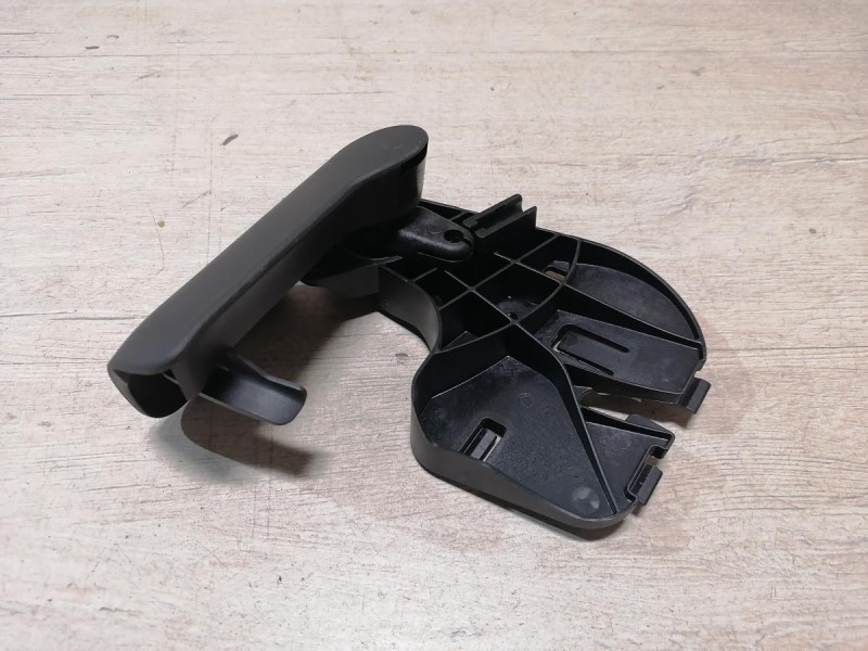 Audi A6 C7 ручка открывания капота в салоне