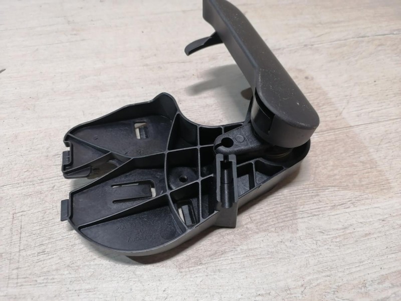 Audi A6 C7 ручка открывания капота в салоне