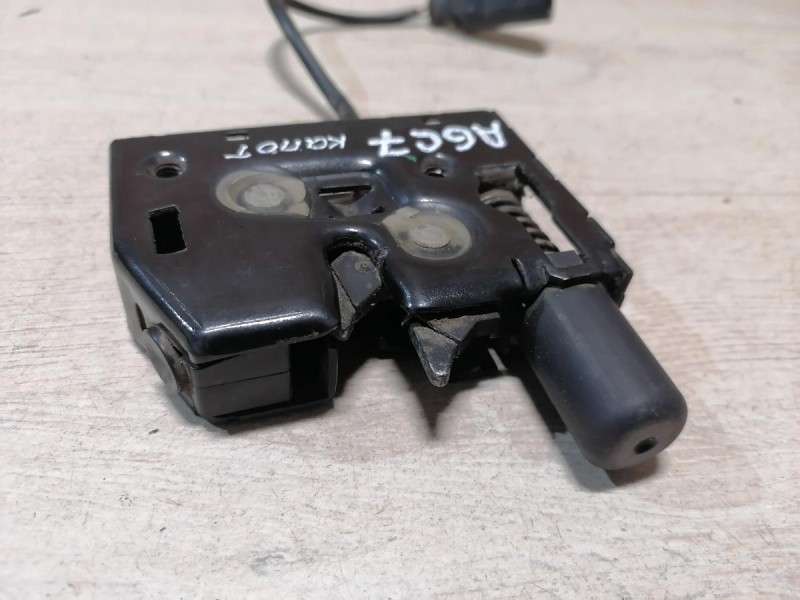 Audi A6 C7 замок капота