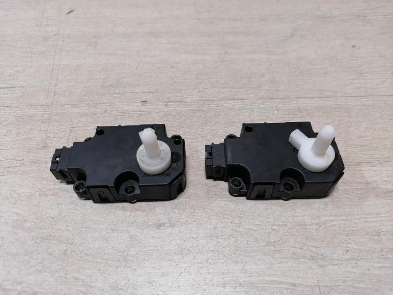 Audi A6 C7 моторчик заслонки печки