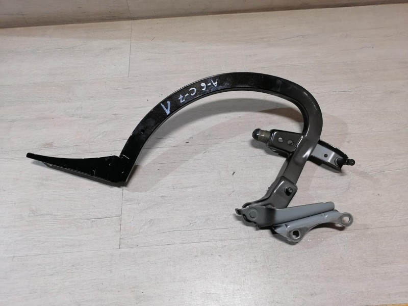 Audi A6 C7 петля багажника левая