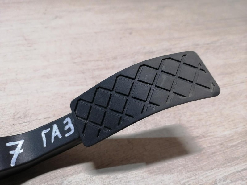 Audi A6 C7 педаль газа