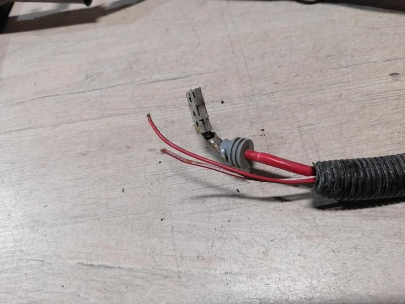 Audi A6 C7 провод силовой на стартер деф