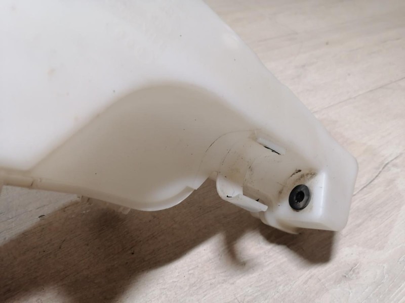 Audi A6 C7 бачок омывателя