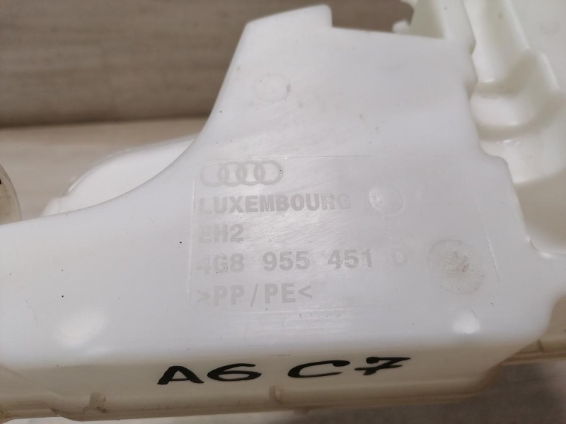 Audi A6 C7 бачок омывателя