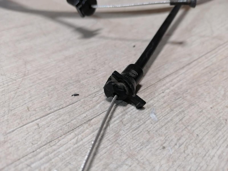 Audi A6 C7 трос капота деф