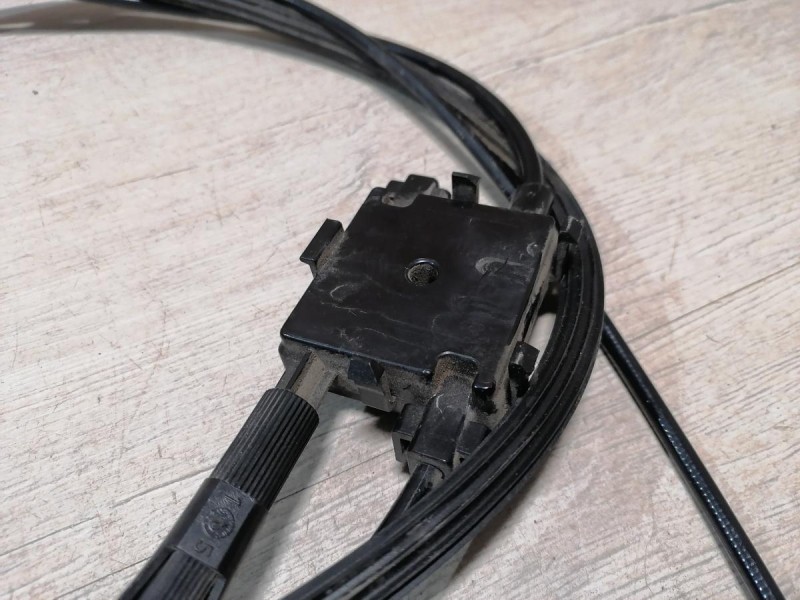 Audi A6 C7 трос капота деф