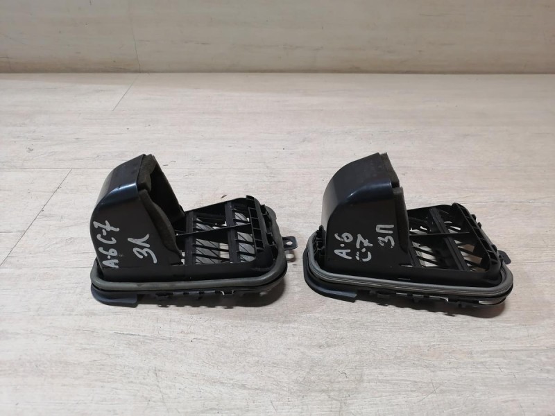 Audi A6 C7 решетка вентиляции багажника клапан