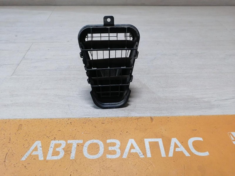 Audi A6 C7 решетка вентиляции багажника клапан