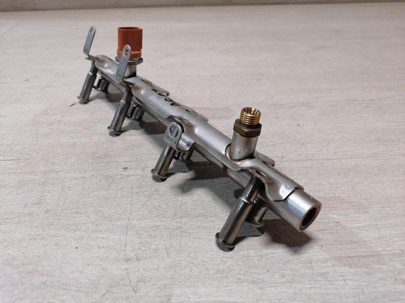 Audi A6 C7 рампа топливная датчик давления топлива