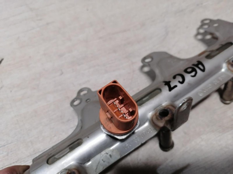 Audi A6 C7 рампа топливная датчик давления топлива