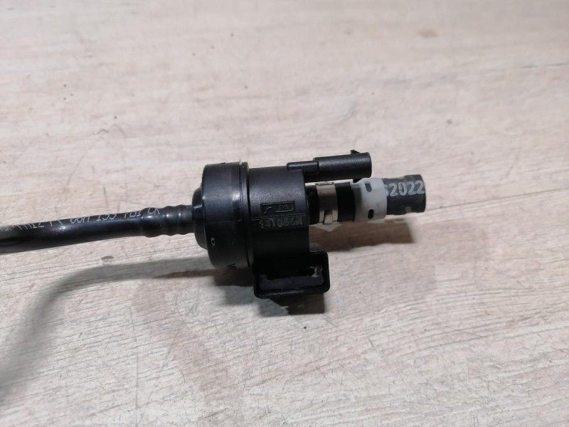 Audi A6 C7 клапан электромагнитный топливный трубка 06h906517aa