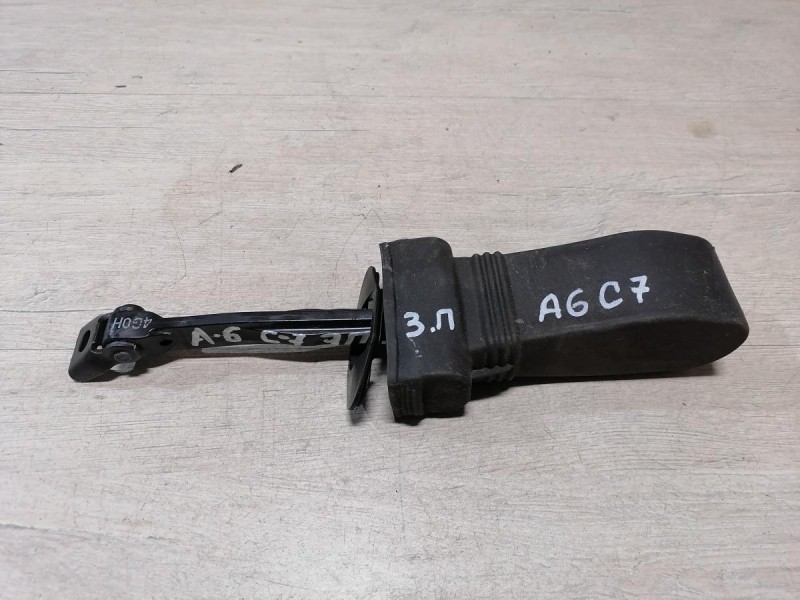 Audi A6 C7 ограничитель двери задний