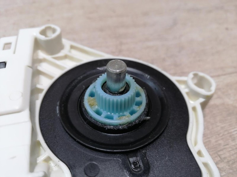 Audi A6 C7 моторчик стеклоподъемника передний левый