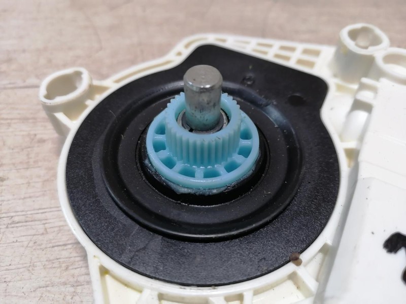 Audi A6 C7 моторчик стеклоподъемника задний левый