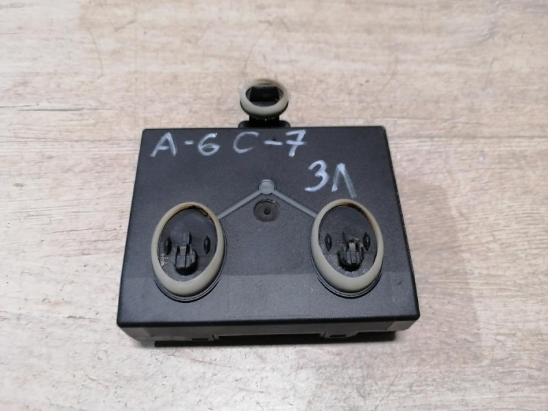 Audi A6 C7 блок комфорта двери задний