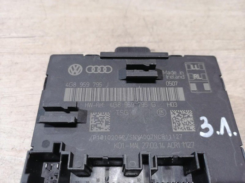 Audi A6 C7 блок комфорта двери задний
