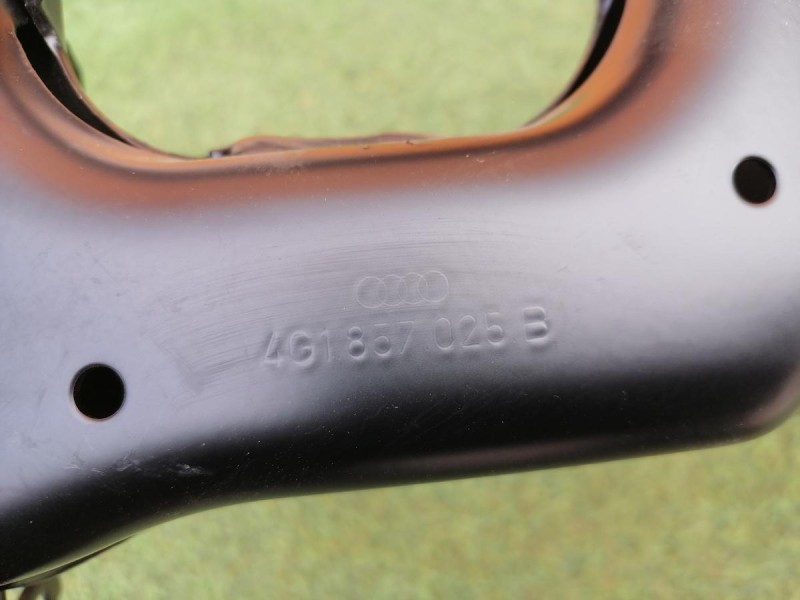 Audi A6 C7 усилитель торпедо