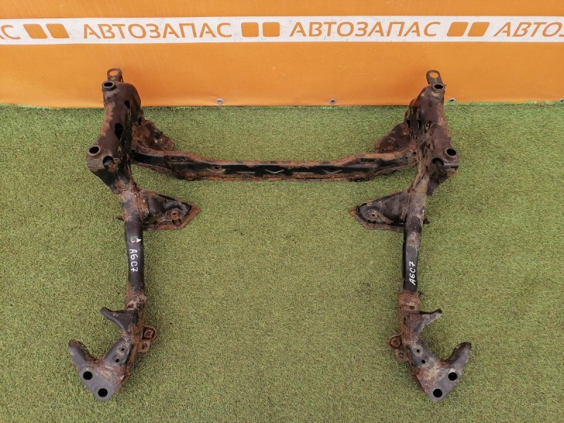 Audi A6 C7 подрамник передний