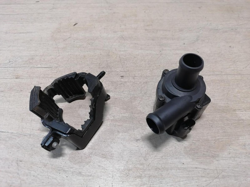 Audi A6 C7 дополнительный насос помпа 4h0907357b