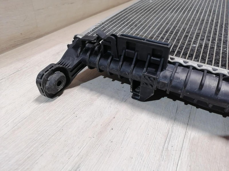 Audi A6 C7 радиатор охлаждения двигателя