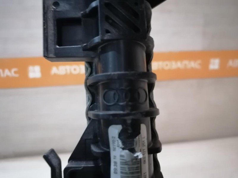 Audi A6 C7 радиатор охлаждения двигателя