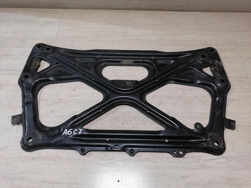 Audi A6 C7 балка подмоторная распорка подрамника