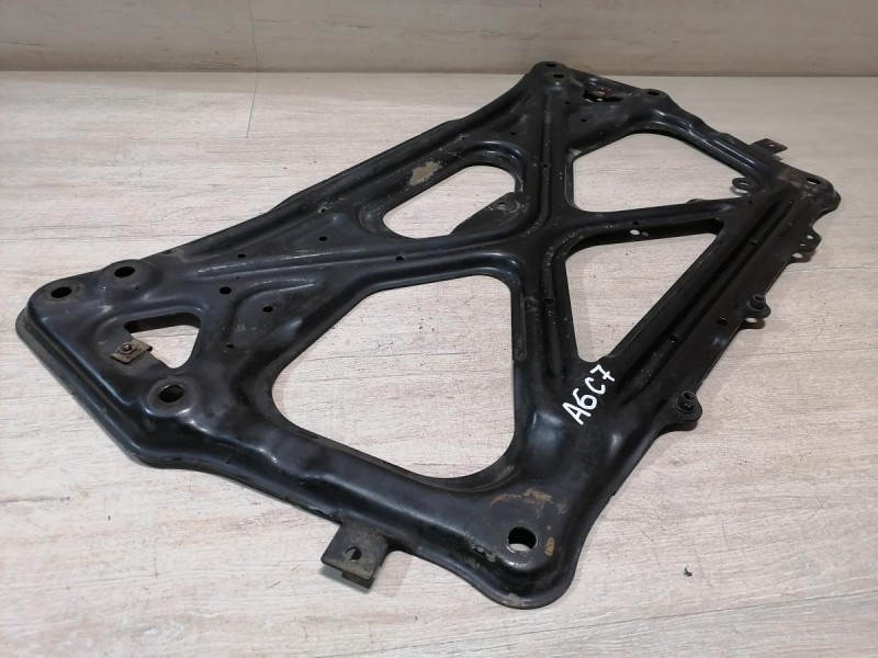 Audi A6 C7 балка подмоторная распорка подрамника