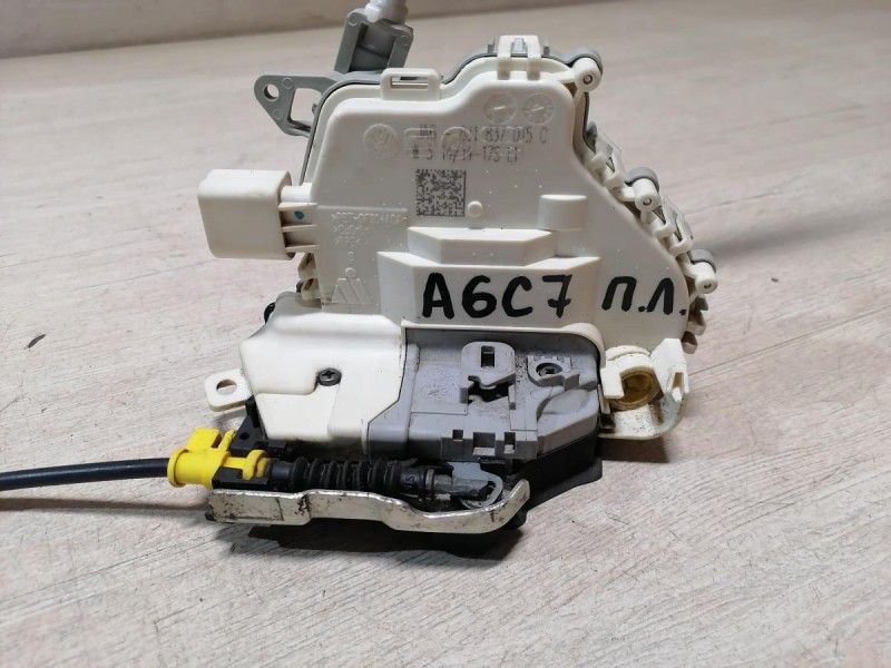 Audi A6 C7 замок двери передний левый