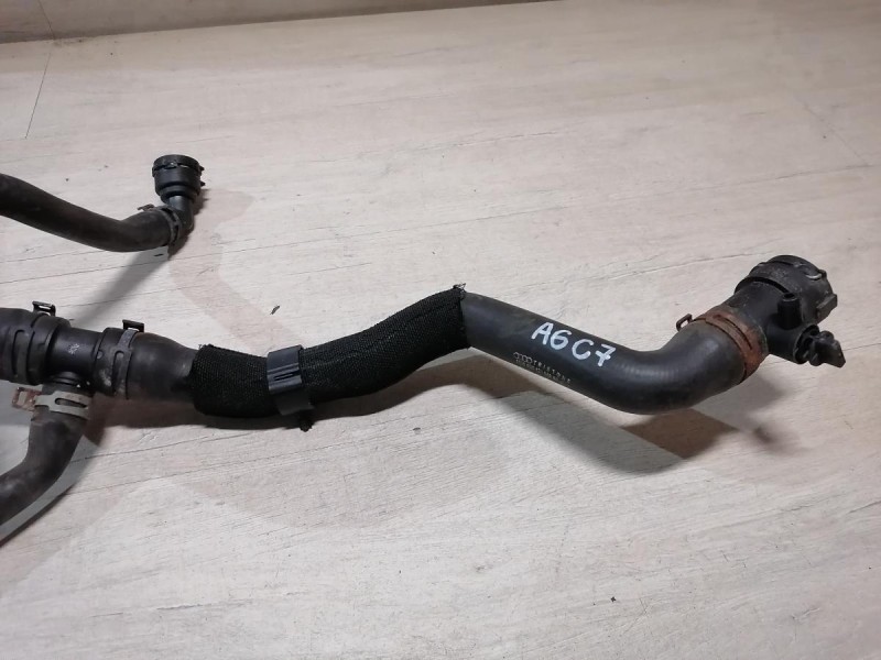 Audi A6 C7 патрубок охлаждения двигателя 4g0122058c