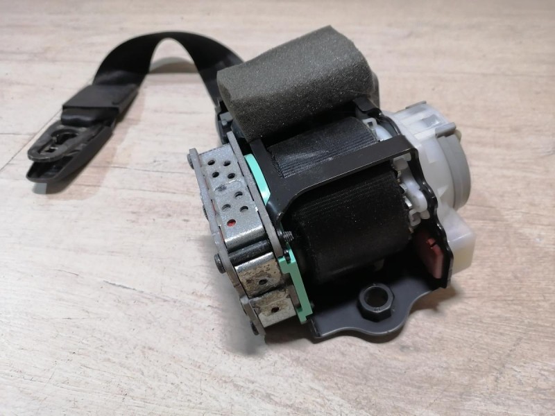 Audi A6 C7 ремень безопасности передний левый стрел