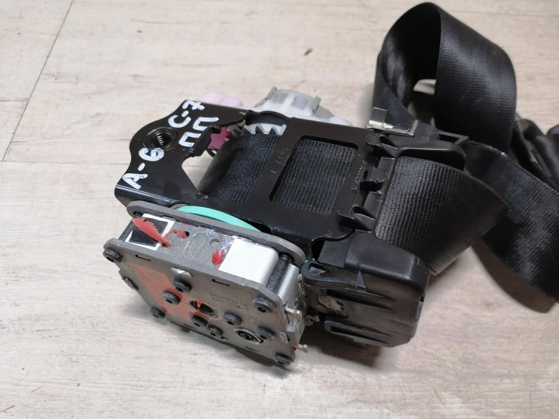 Audi A6 C7 ремень безопасности передний правый стрел