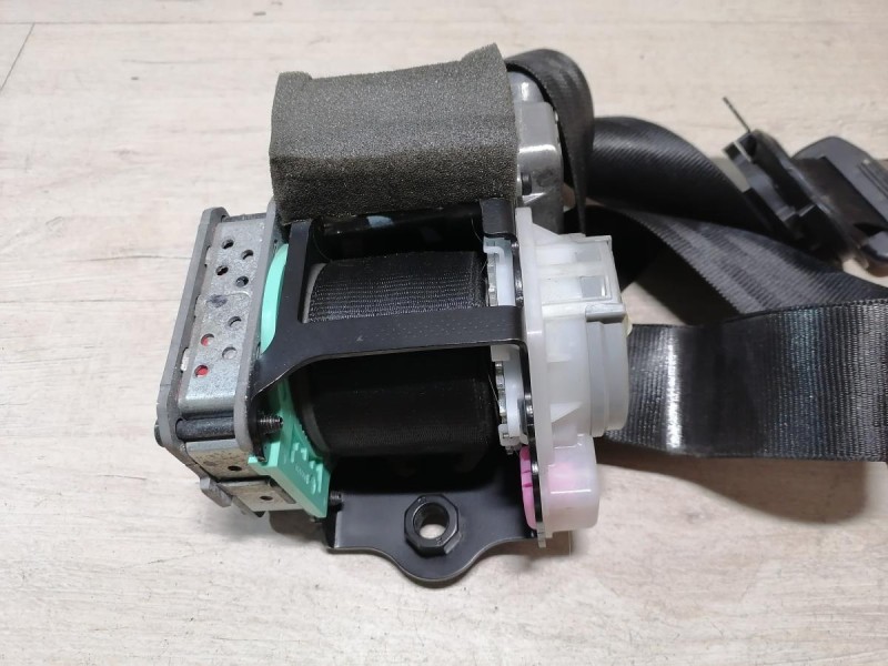 Audi A6 C7 ремень безопасности передний правый стрел