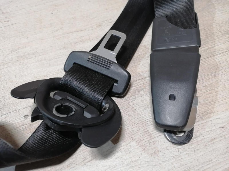 Audi A6 C7 ремень безопасности передний правый стрел