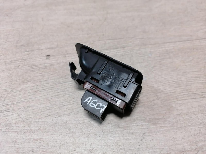 Audi A6 C7 кнопка открывания багажника в салоне