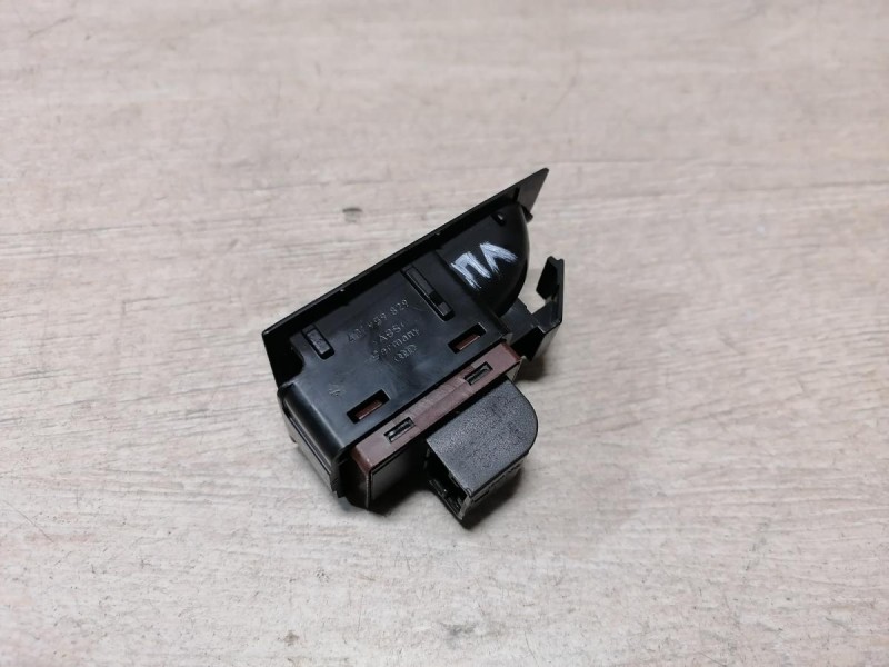 Audi A6 C7 кнопка открывания багажника в салоне