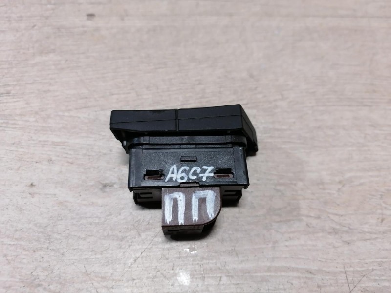 Audi A6 C7 кнопка блокировки двери передняя правая