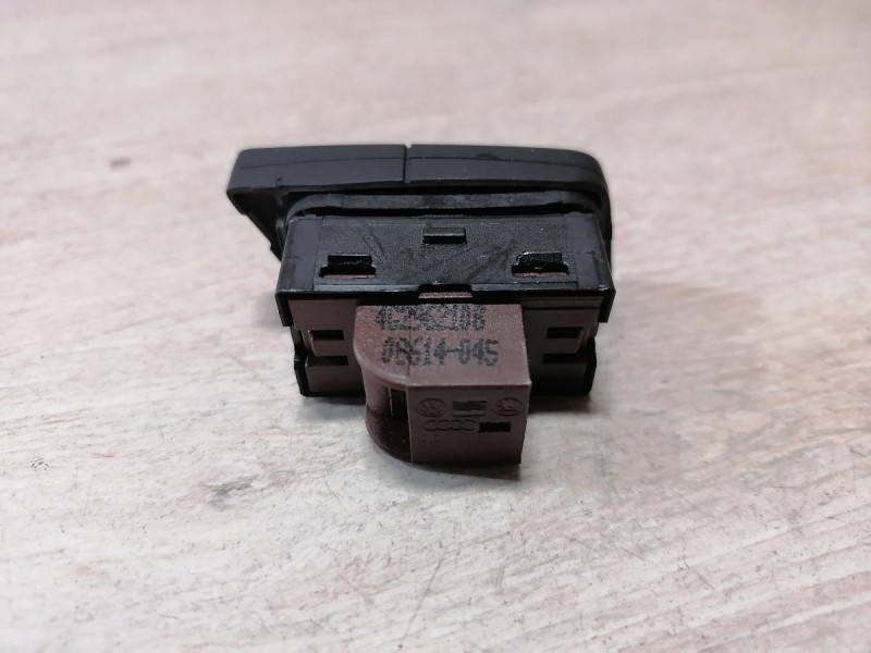 Audi A6 C7 кнопка блокировки двери передняя правая