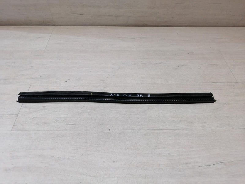 Audi A6 C7 бархотка внутренняя задняя левая